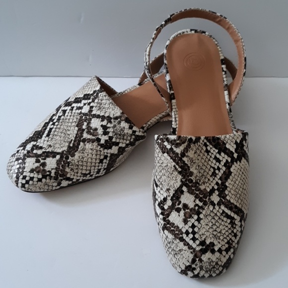 Urban Outfitters Shoes - URBAN OUTFITTERS NWOT SNAKE SKIN SLINGBACK